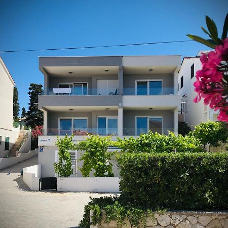 Apartments Luna Novalja Εξωτερικό φωτογραφία