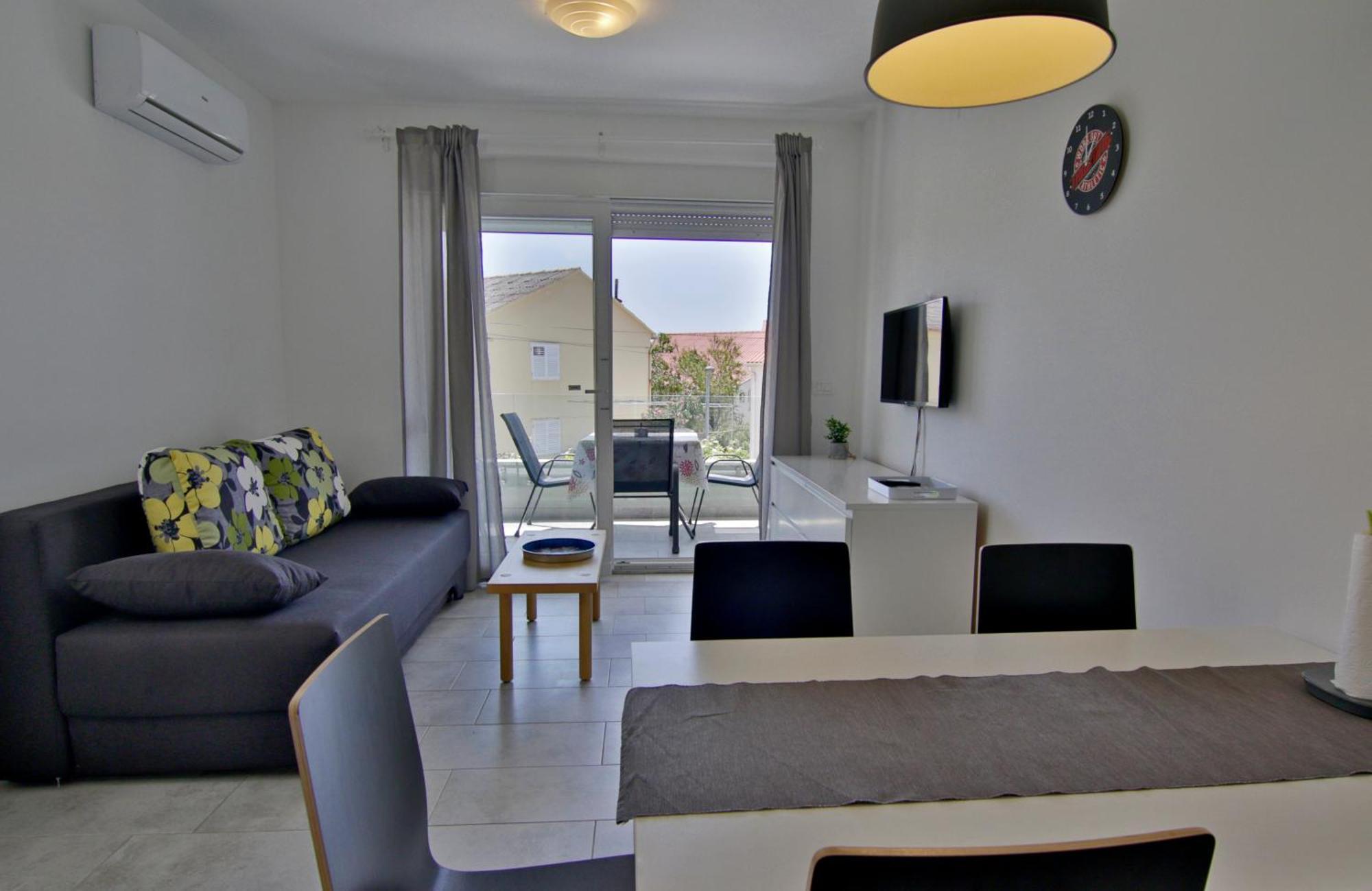Apartments Luna Novalja Εξωτερικό φωτογραφία