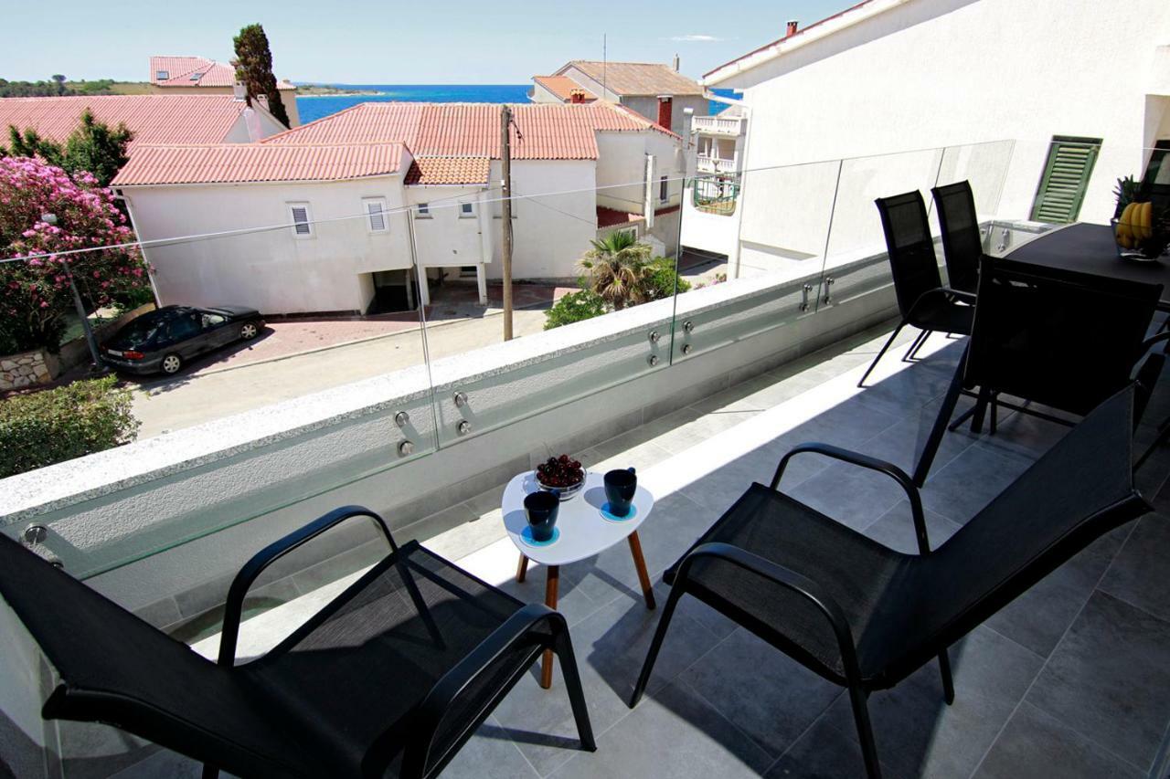 Apartments Luna Novalja Εξωτερικό φωτογραφία