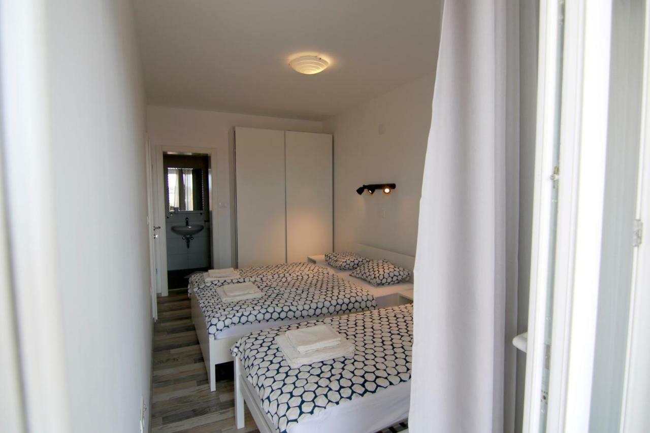 Apartments Luna Novalja Εξωτερικό φωτογραφία