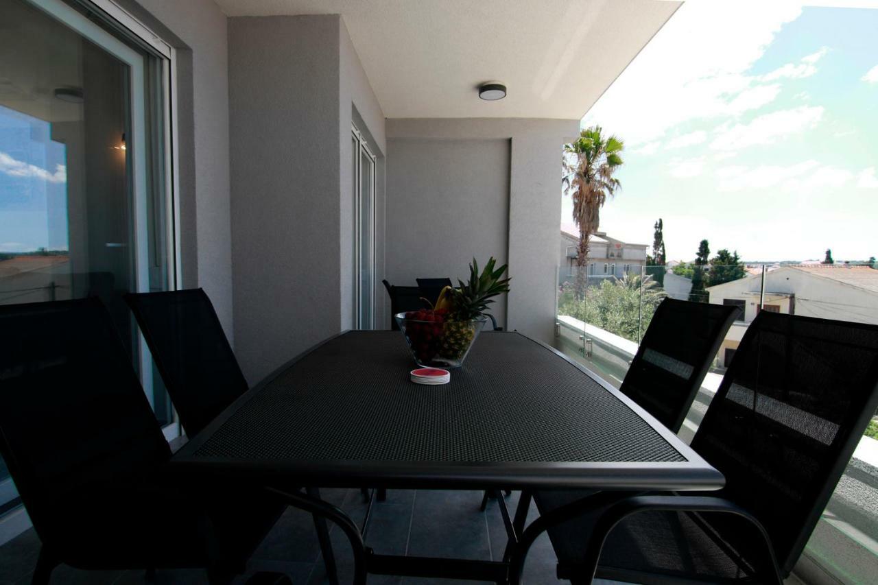 Apartments Luna Novalja Εξωτερικό φωτογραφία