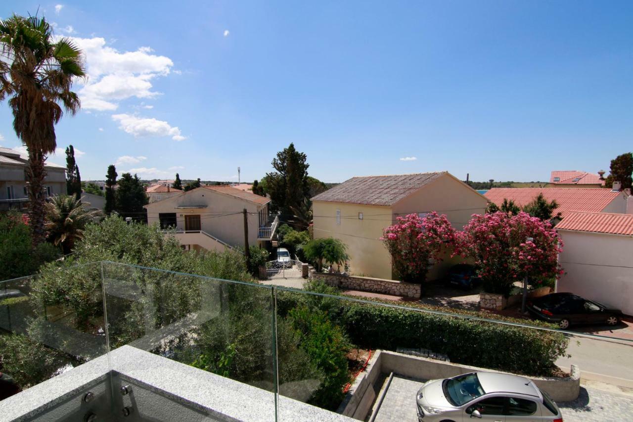 Apartments Luna Novalja Εξωτερικό φωτογραφία